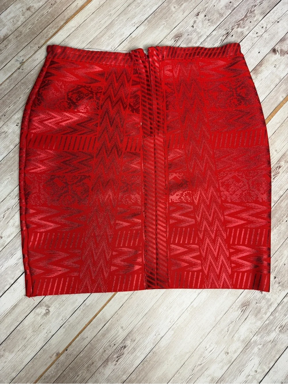 Red Geo-Pattern Bodycon Skirt - Picture 6 of 7
